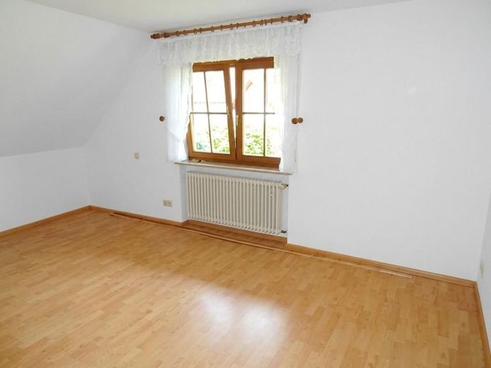 Gemütliche 2 Zimmer Dachgeschosswohnung in Kehl-Kork – फोटो 1