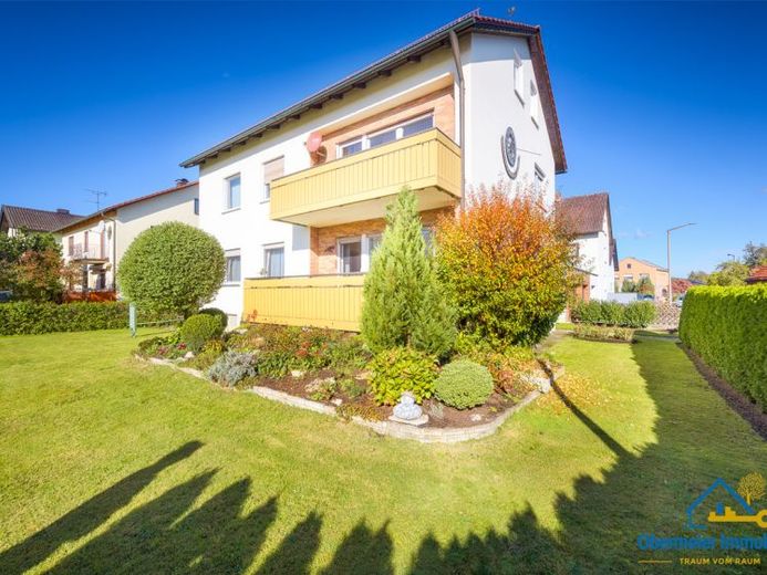 Sehr gepflegtes Zweifamilienhaus mit Doppelgarage – Foto 1