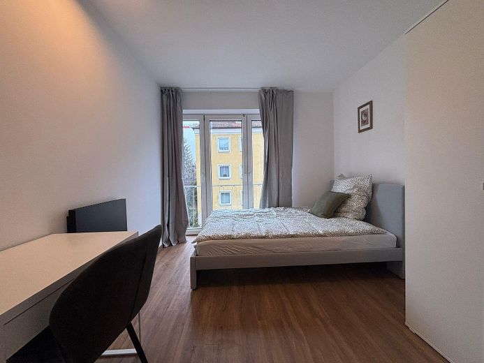 Great room in a newly established 4-room shared apartment - first occupancy after renovation! – Zimmer 3
