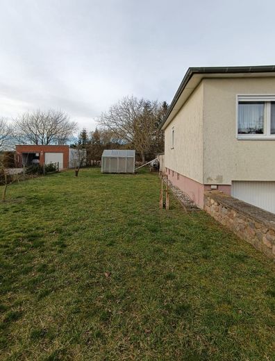 Einfamilienhaus mit Garage, 2000m² Grundstück, Stall, Werkstatt – Garten mit Gewächshaus