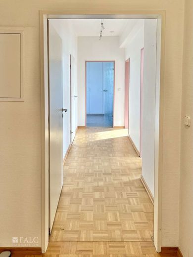 Exklusive Penthouse-Wohnung mit großzügiger Dachterrasse und Bergpanorama – Diele 2