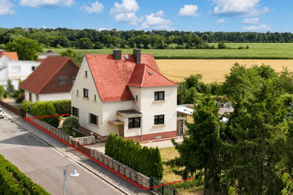 Casa familiar con vistas panorámicas, piscina y parcela de 905 m² en Elbenau