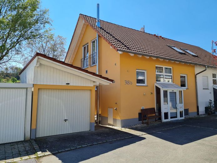 Semi-detached house for sale in Tengen-Büßlingen – Photo 1
