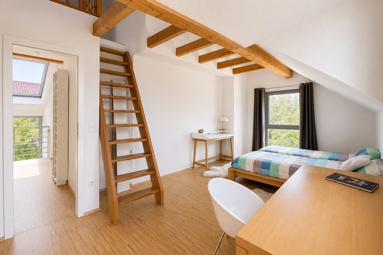 Світлий архітекторський будинок | 224 м² | 7 кімнат | A+ | Фотоелектрика та геотермальне опалення | без комісії – Schlafzimmer-3 OG