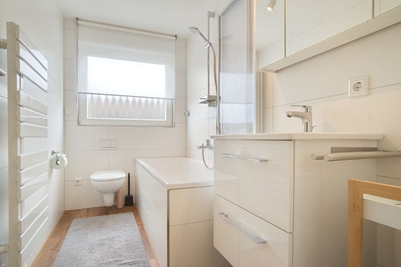 Appartamento recentemente ristrutturato e arredato con accesso a Internet e balcone, con dotazioni e arredamento estremamente attraenti e accoglienti. – 42f3165eac28f5bff6a56dd724538827f0f3c374.jpg