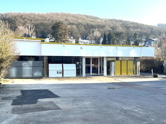 Ehemaliges Autohaus in bester Lage ! 1. Reihe B7 in Gevelsberg – Außenansicht