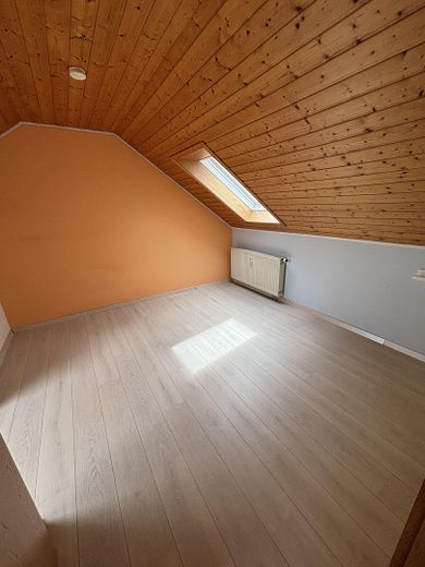 große und gepflegte Maisonettewohnung – Zimmer - 2. Stock der Whg.