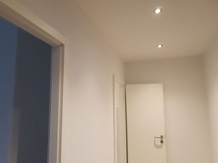 Topsanierte 3-Raum-Wohnung mit Balkon und sehr schöner Einbauküche – Flur Detail