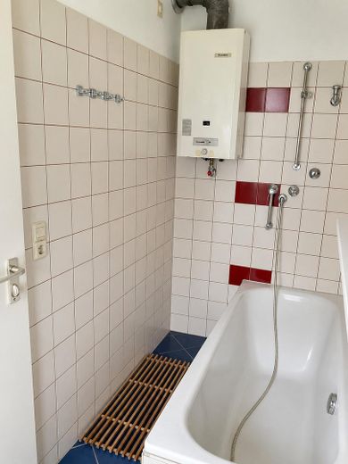 EG: Bad groß