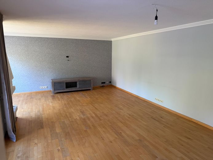 Charmanter Bungalow mit Doppelgarage in Rahmstorf – Wohnzimmer