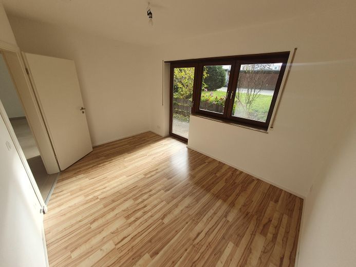 Tranquillo appartamento di 2 locali con terrazza e garage – Schlafzimmer