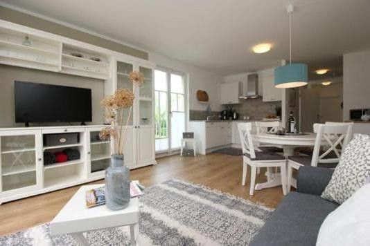 Traumhafte Ferienwohnung in Top Lage in Dierhagen-Strand (350m) – Wohnzimmer