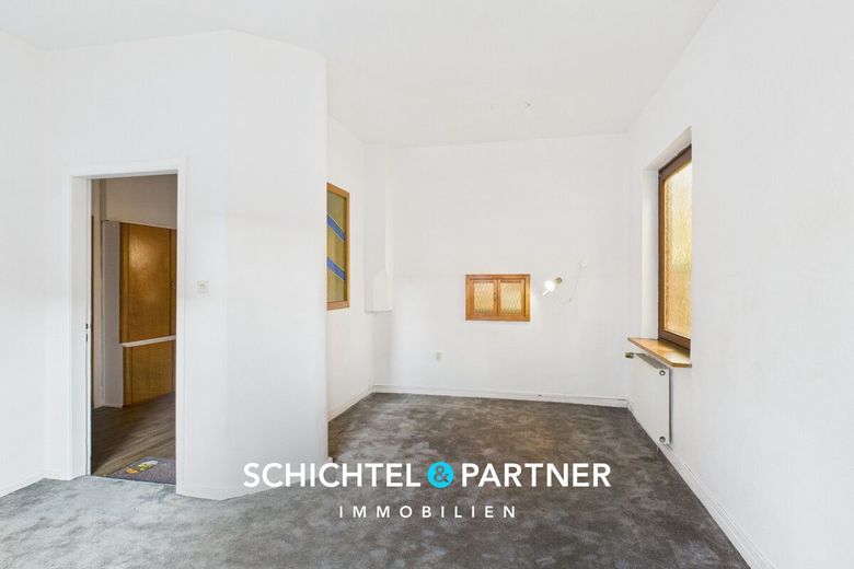 Ohlenhof | Geräumiges Dreiparteienhaus mit großem Grundstück und Gewerbe – S&amp;P | Wohnzimmer