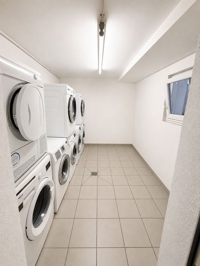 ВІД ВЛАСНИКА – Світла 3-кімнатна квартира з великим балконом на південному боці – Фотографія 12