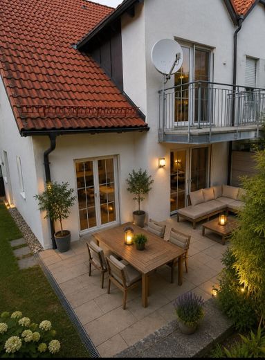 Charmante DHH in Traumlage, provisionsfrei – Südansicht Haus