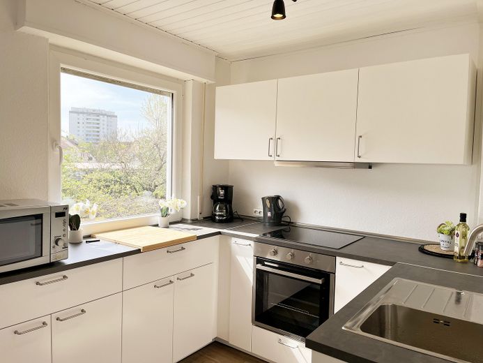 Attraktive, voll möblierte 2-ZKB-Wohnung für bis zu 4 Personen (All-Inclusive) – Küche