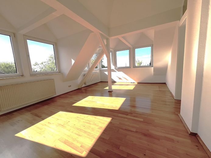 Charmante lichtdurchflutete  Eigentumswohnung mit Dachterrasse in Südlage – Esszimmer
