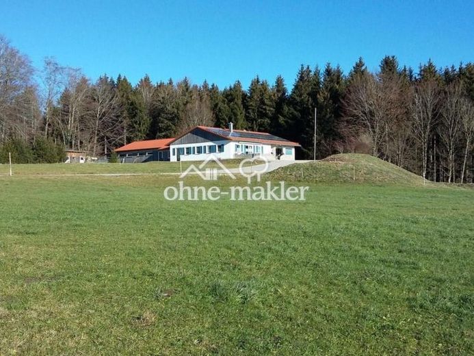 Einfamilienhaus mit gewerbl. Anbau im Außenbereich – Foto 1