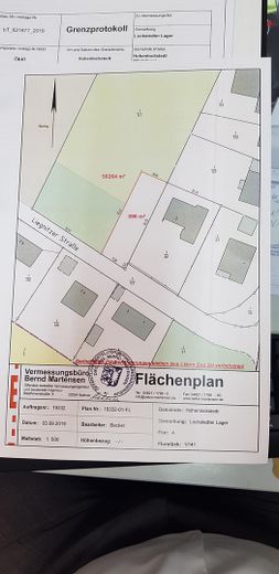 Bauplatz für ein Doppelstadthaus mit jeweils 295 qm Wfl.,Bestandsgebäude mit Bunker und Garage. – Flurkarte
