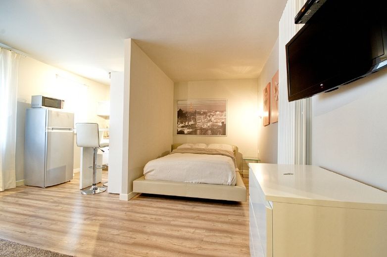 Modern, tastefully furnished apartment with VDSL internet connection located just to the south of Essen city centre. – 24cce79c85e019fabd29358f9017e7a9edde414c.jpg