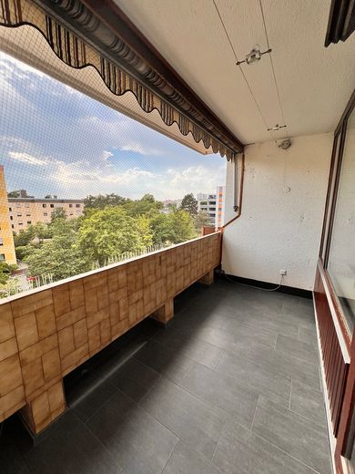 Erstbezug nach Sanierung | 94 m² | 3 Zimmer | Balkon | TG-Stellplatz | Aufzug – Loggia