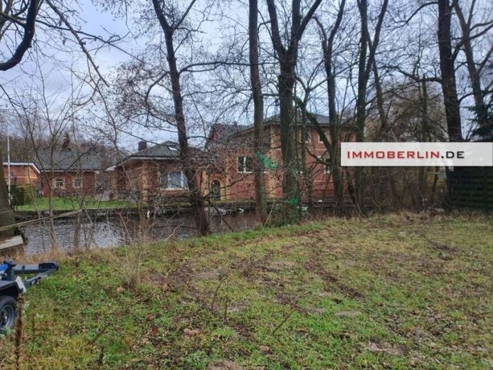 IMMOBERLIN.DE - Exzellentes Baugrundstück mit Wasserzugang in naturschöner Lage – Foto 1