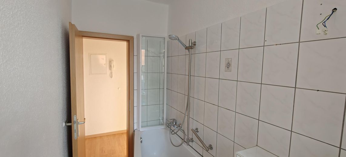 2-Raum-Wohnung in Röderau (Erstbezug nach umfassender Renovierung) – Bad