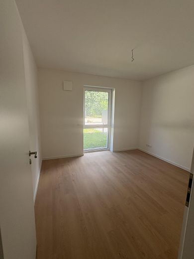 Erstbezug: Moderne Erdgeschosswohnung mit Terrasse sowie energieeffizientem Wohnkomfort – 2. Schlafzimmer