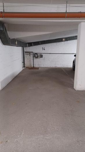 Exklusive, modernisierte und möblierte 2,5-Zimmer DG-Wohnung und Tiefgarage. – Foto 27