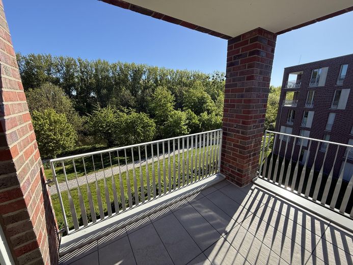 Exklusives Penthouse in der Wasserstadt Hannover-Limmer mit Blick ins Grüne / Keine Maklergebühren – Loggia 2
