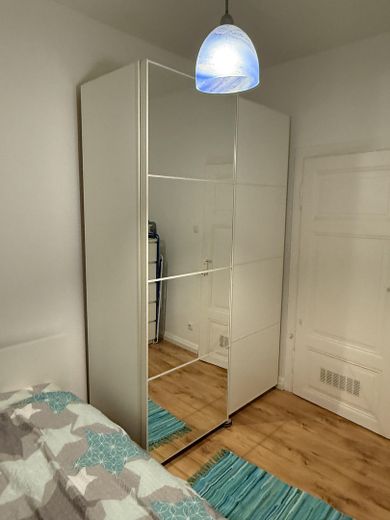 Möblierte 2 Zimmer-Wohnung in zentraler Lage in Frankfurt sachsenhausen – Schlafzimmer