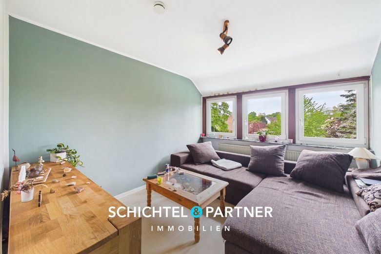 Fähr-Lobbendorf | Anlegerwohnung mit 3 Zimmern und saniertem Gebäude – S&amp;P | Wohnzimmer