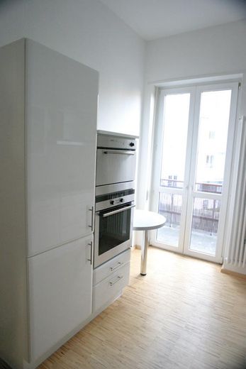 Budynek mieszkalno-usługowy | Dochody z istniejącej zabudowy i potencjał rozbudowy – Wohnung - Ansicht Küche2