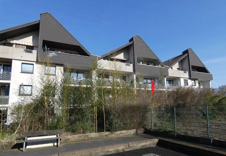 Haus_Hinterseite mit Terasse_1