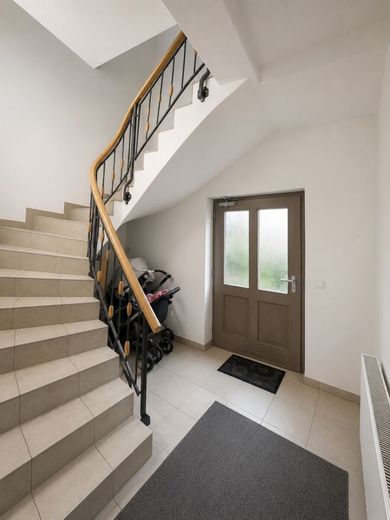 PROVISIONSFREI|Repräsentative Stadtvilla mit 3 Wohneinheiten, Dachterrasse &amp; Parkgrundstück – Treppenhaus