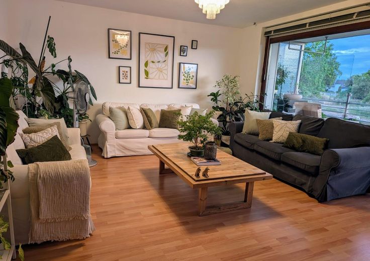 4-Zimmer-Wohnung mit Balkon und Garage in Trier-Kürenz – Wohnzimmer