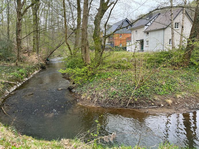 Odenthal ihr Haus am Bach nach KFW 55 EE Standard inkl WP Klima Solar und Wallbox – Foto 2