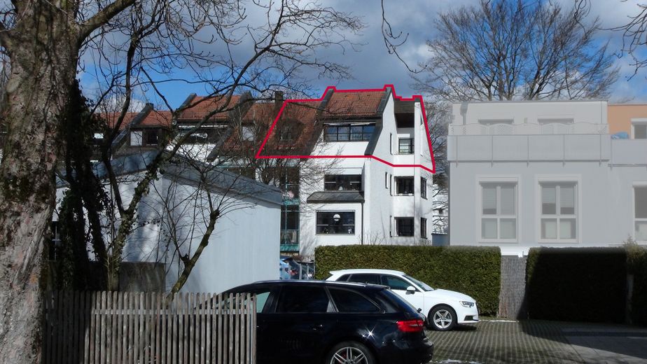Lauschige 2-Zi.-Süd-DTW mit enormer Weite - zwischen Ortszentrum und altem Ortskern – Gebäude von der Südseite