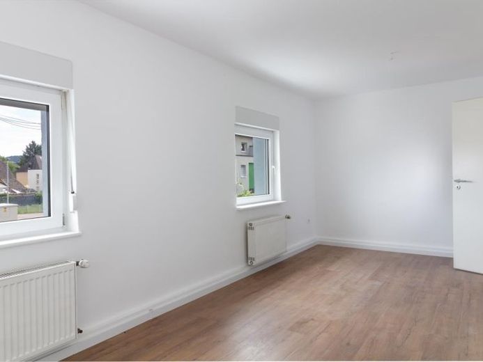 Trier-Ehrang -Teilrenoviertes Wohnhaus für die große Familie oder als 3-Familienhaus – Foto 1