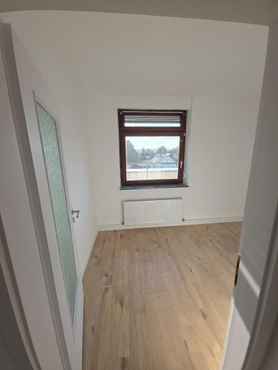 Hermoso ático de 2 habitaciones (tras la reforma) en Neckarsulm-Neuberg – Küche - Bild 2