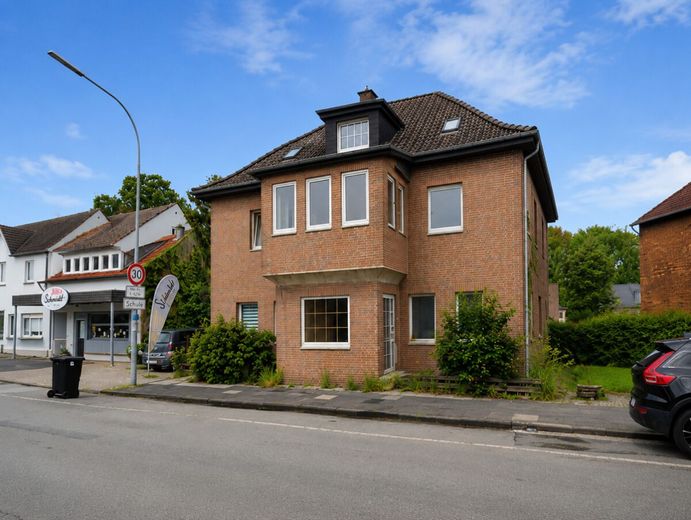 Löhne-Gohfeld — bezugsfreies Anlageobjekt mit Entwicklungspotenzial – Ostansicht
