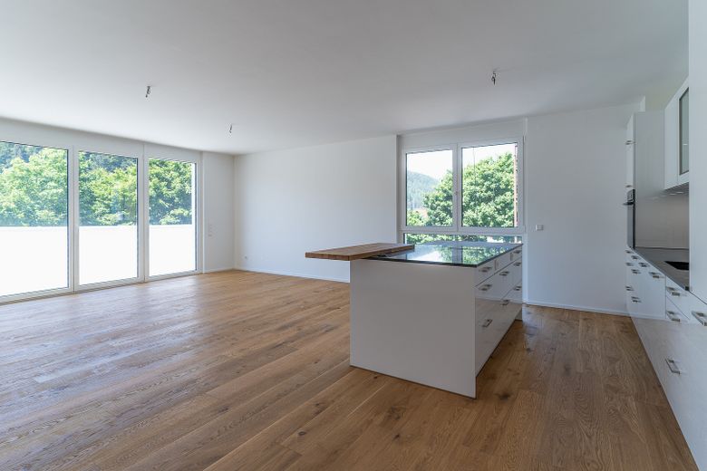 Exklusive 4,5-Zimmer-Wohnung 2 Balkone und EBK – Küche