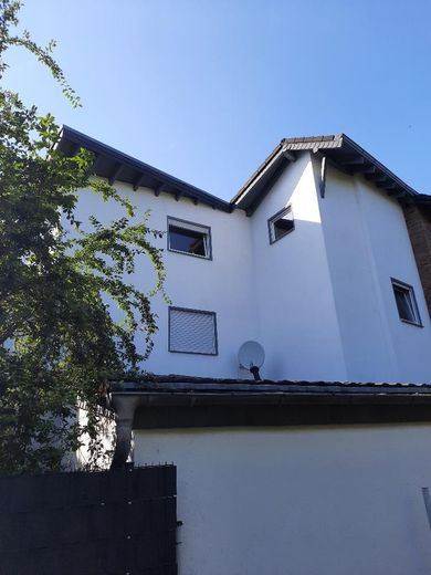 Wohnung in eigenem Haus – Straßenansicht