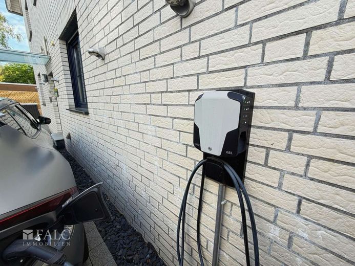 Wohnen und Arbeiten vereint im Kölner Norden – Ladestation für E-Auto