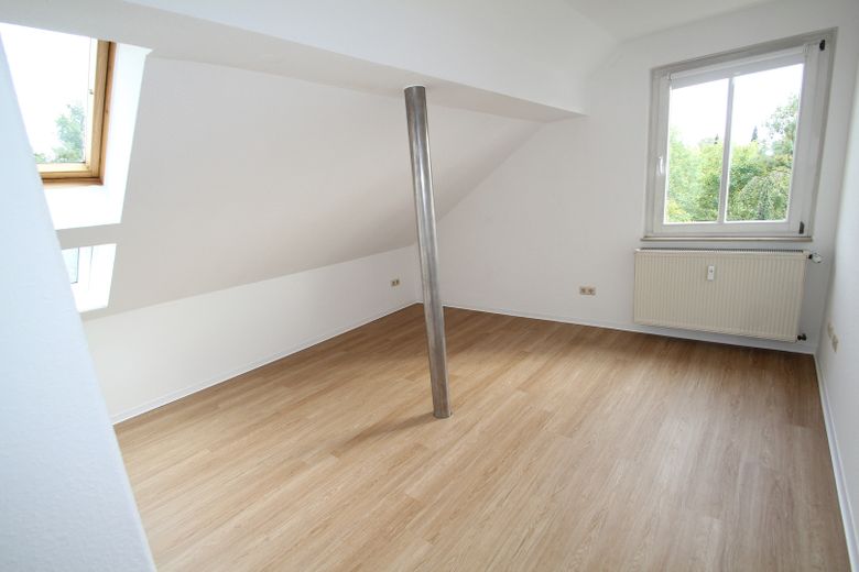 Ostviertel: 2-Zimmer-Whg Nähe Schwänchenteich Kep DG re E13 – Zimmer 1