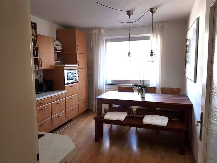 Helle 3-Zimmer-Wohnung mit Einbauküche in beliebter Wohnlage – Küche