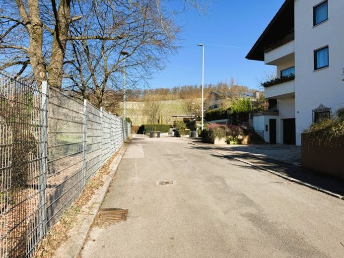 Lage, Lage, Lage ! 5,5 Zi. Mais.-Wohnung mit Garten in HN-Ost! – Photo 1