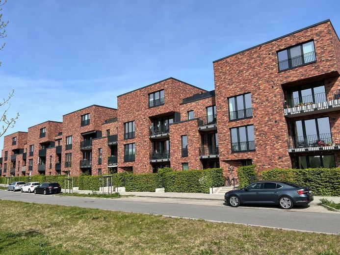 Exklusive neuwertige 3-Zimmer-Wohnung mit schönem Balkon von PRIVAT! – Torfstecherweg Vorderseite