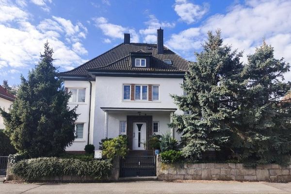 Villa cittadina rappresentativa con 2 unità abitative separate