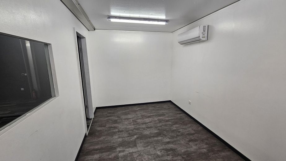 AUTOHANDEL-AUTOPLATZ- AUTOVERMIETUNG-VERKAUFSPLATZ-FREIFLÄCHE – Foto 13